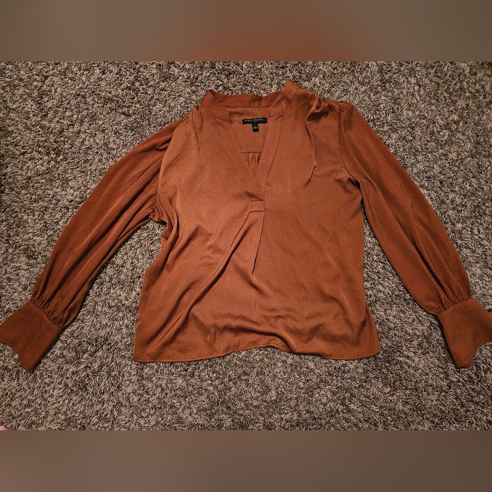 Banana Republic V-Neck Burnt Orange Long Sleeve Blouse